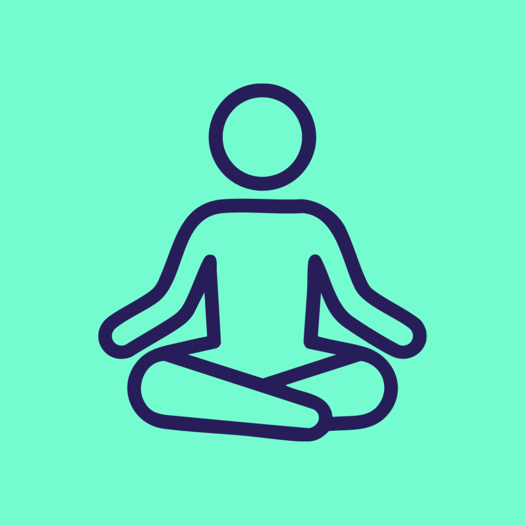 Zu sehen ist eine Person in Yoga-Schneidersitz-Pose.